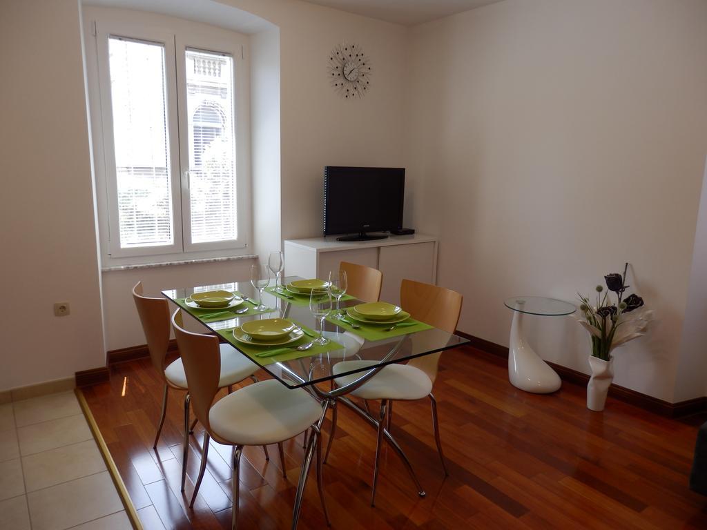Apartment Pula Center ภายนอก รูปภาพ