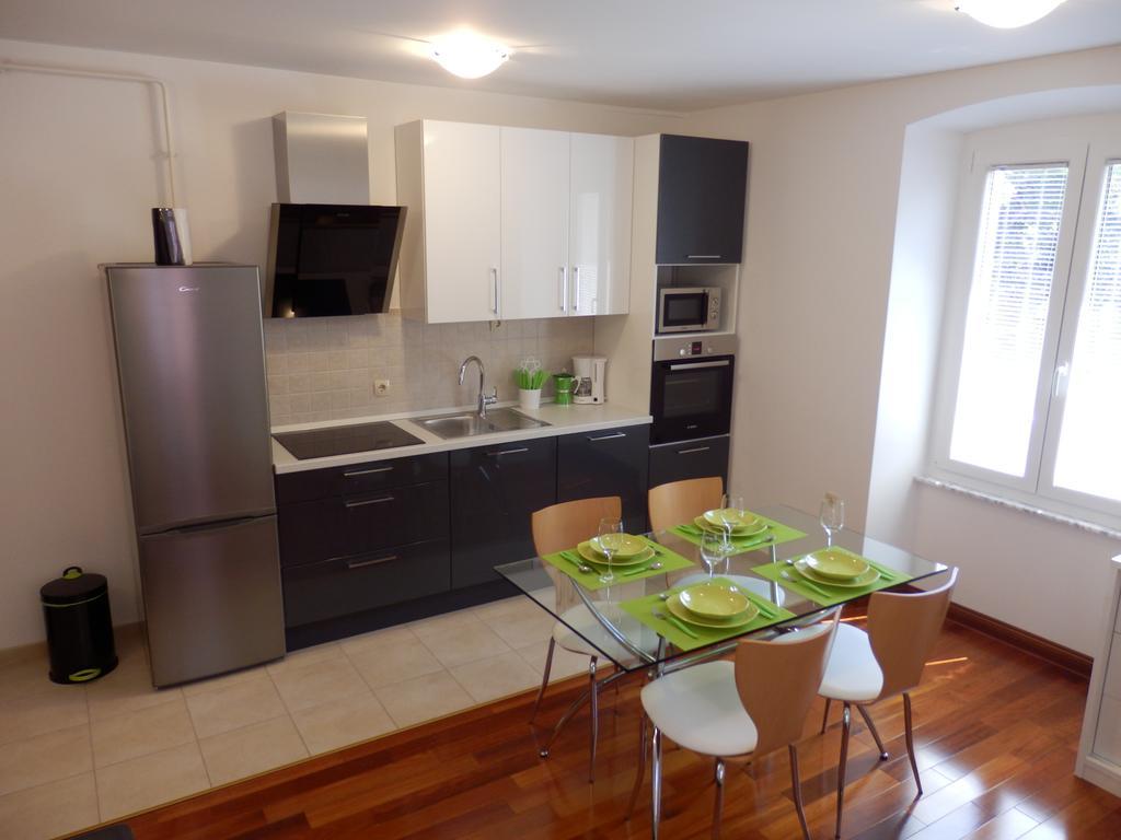 Apartment Pula Center ภายนอก รูปภาพ